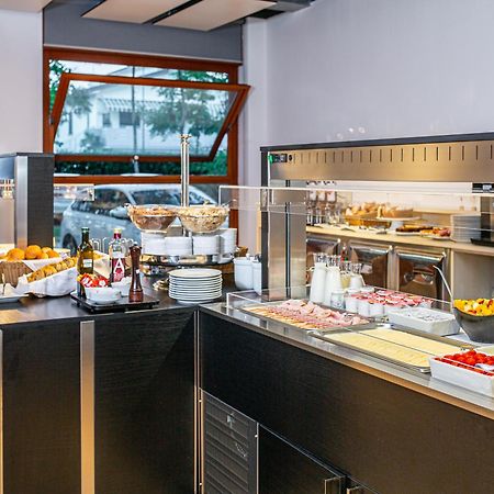 Hotel La Pergola Lignano Sabbiadoro Ngoại thất bức ảnh
