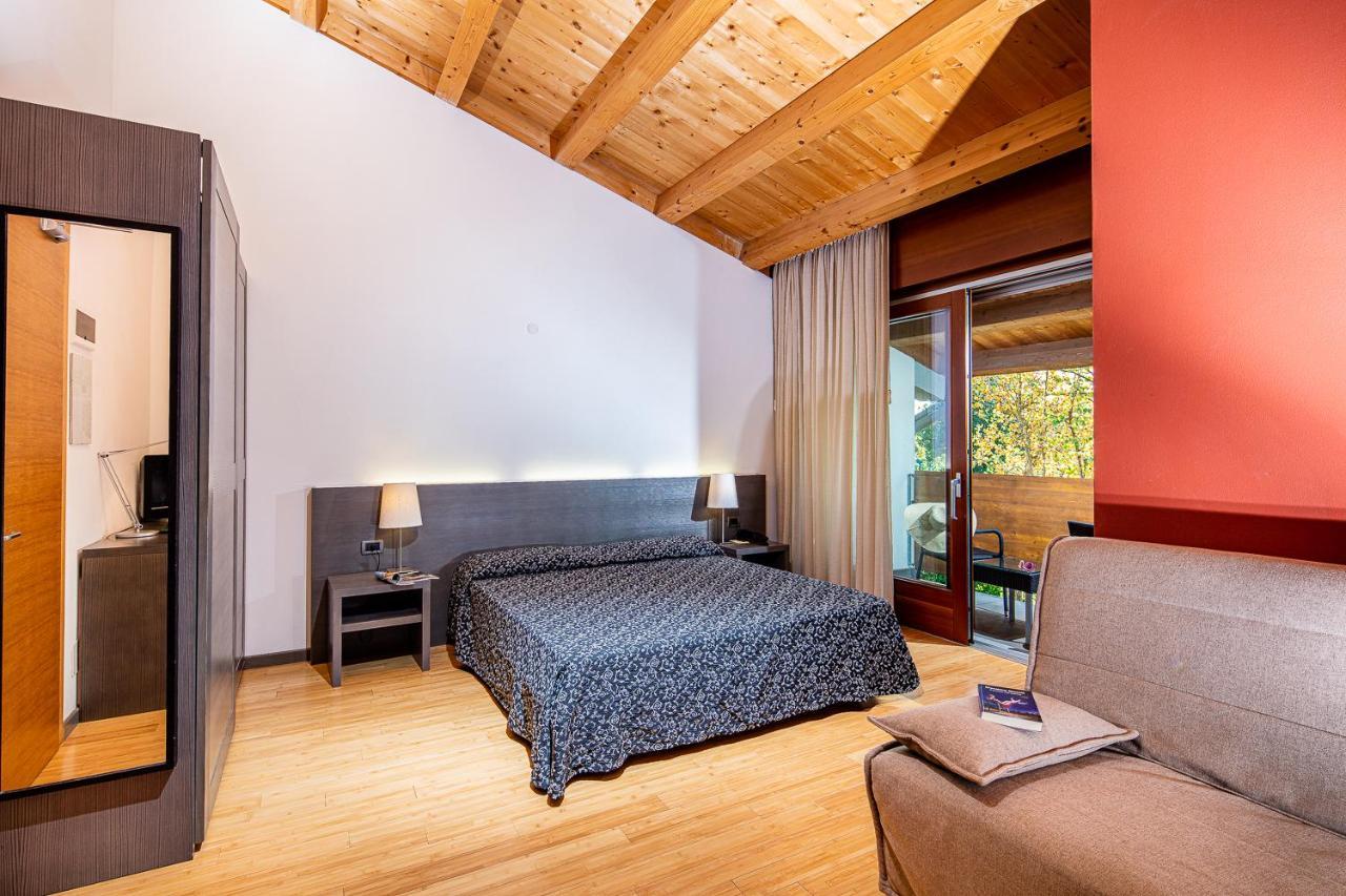 Hotel La Pergola Lignano Sabbiadoro Ngoại thất bức ảnh