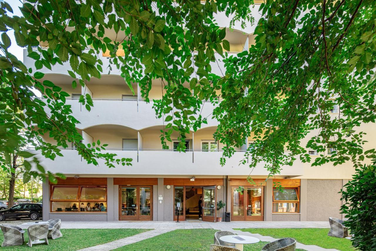 Hotel La Pergola Lignano Sabbiadoro Ngoại thất bức ảnh