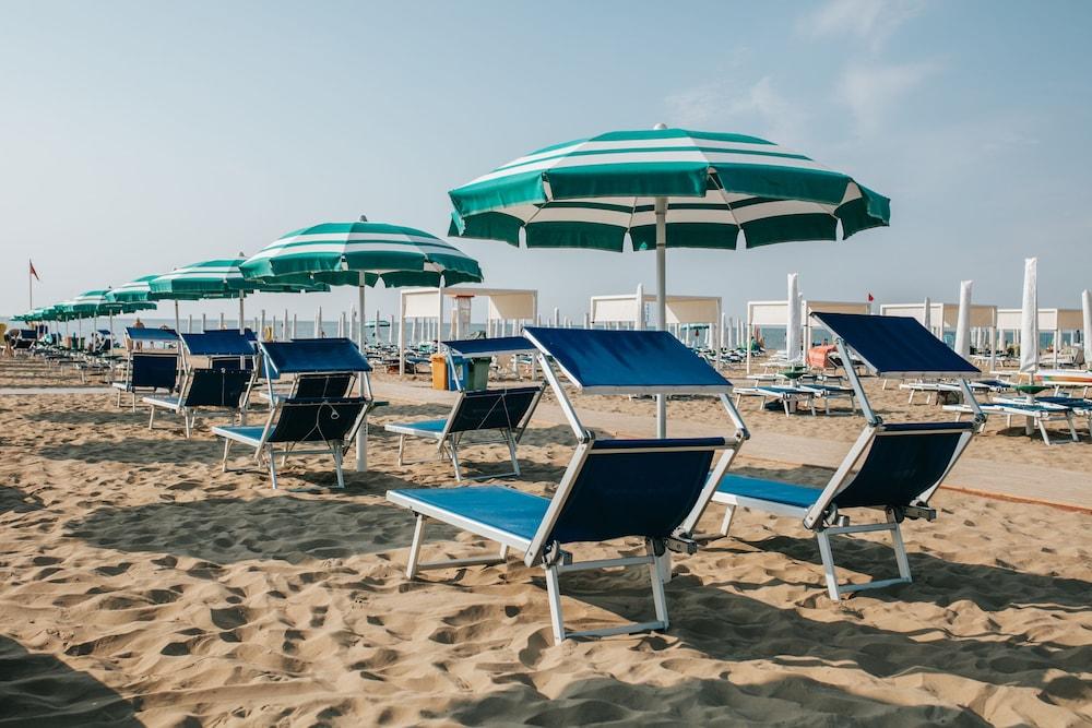 Hotel La Pergola Lignano Sabbiadoro Ngoại thất bức ảnh