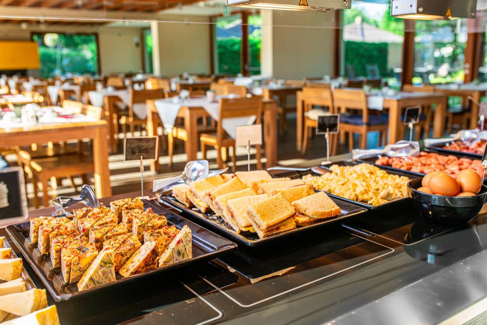 Hotel La Pergola Lignano Sabbiadoro Ngoại thất bức ảnh