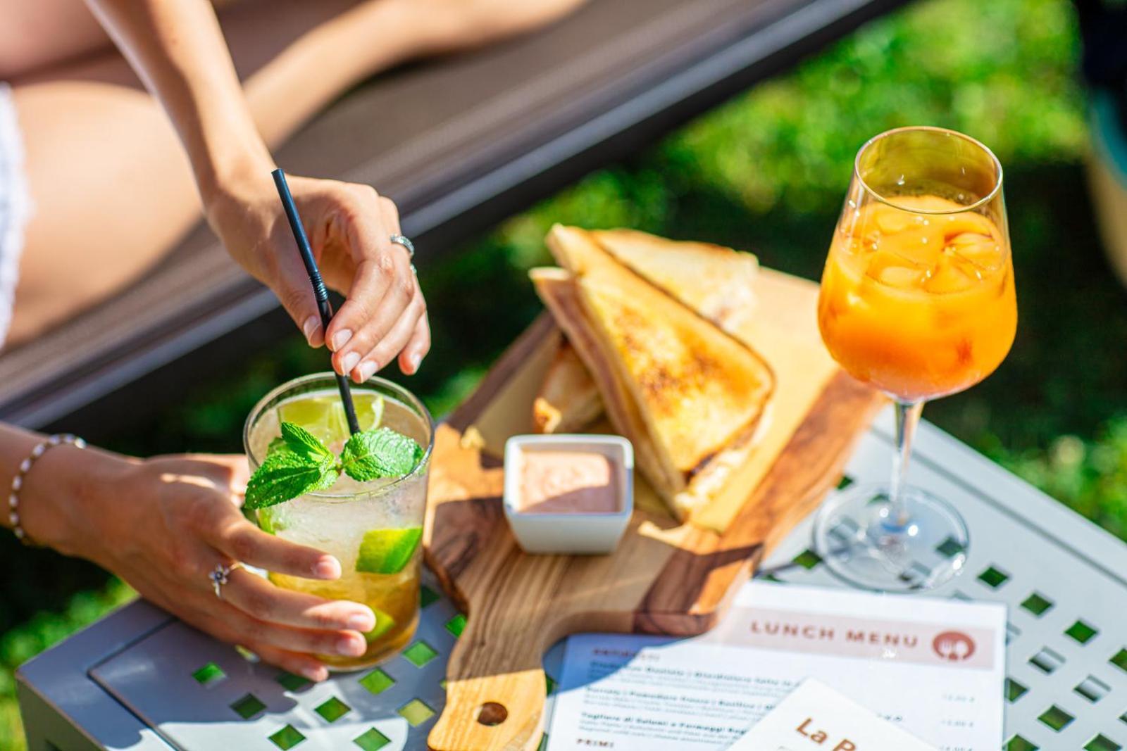 Hotel La Pergola Lignano Sabbiadoro Ngoại thất bức ảnh