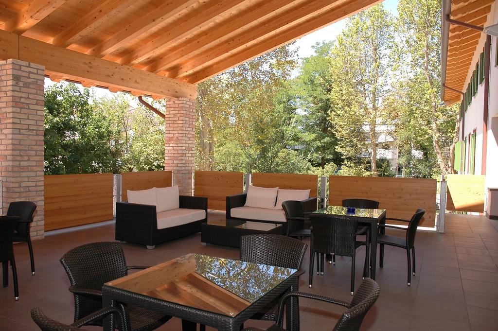 Hotel La Pergola Lignano Sabbiadoro Ngoại thất bức ảnh
